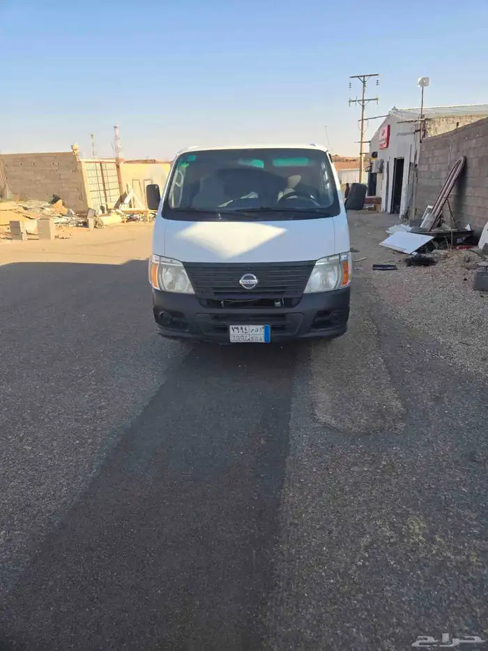 باص نيسان اورفان 2010 0
