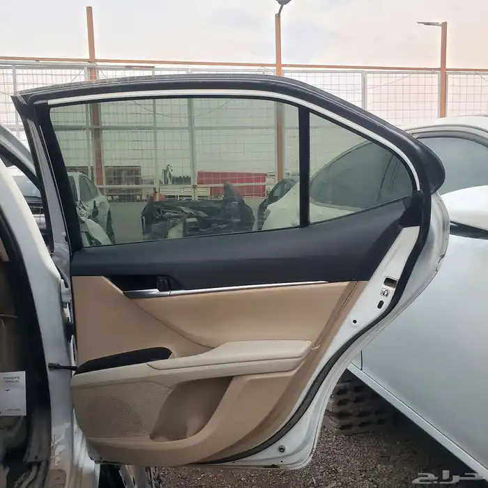 باب كامري خلفي يمين 2024ابيض لؤلؤي 2