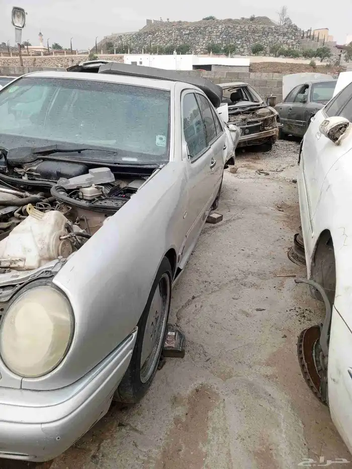 مرسيدس شبح 2000 تشليح قطع غيار 1