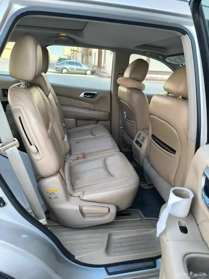 Nissan Pathfinder 5