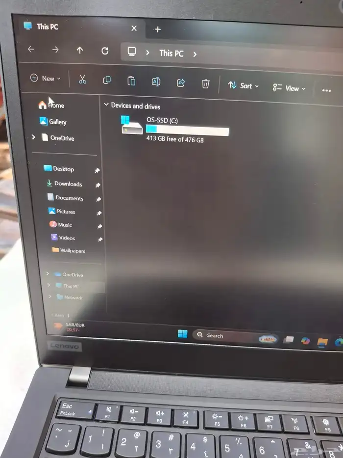 لاب توب لينوفو ثينك باد بحالة ممتازة t490 9
