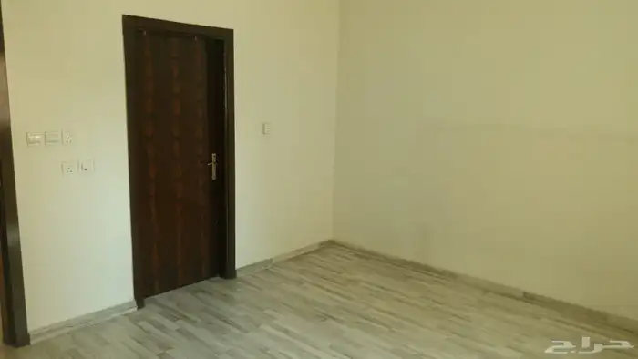 دور ثاني خمس غرف وصالة للإيجار بإشبيلية 2