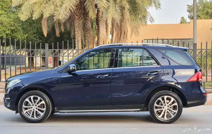 مرسيدس GLE400 2018 فل سعودي 3