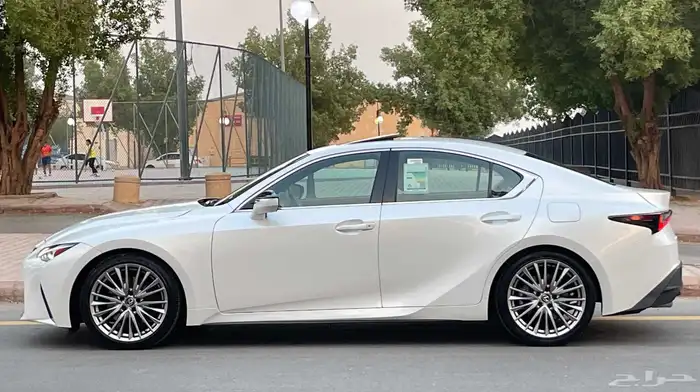 لكزس 2024 lS300 سعودي 3