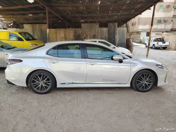 تويوتا كامري 2022 هايبرد gli شد بلد ( تم البيع) 1