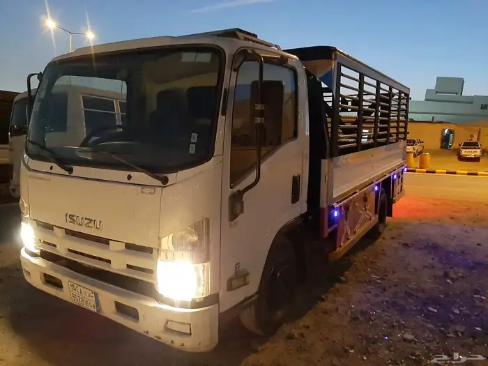 دينا طالع من الرياض الى بريدة وعنيزة والبكيرية عنده غلاق 0