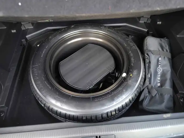 بيجو 3008فل كامل موديل 2025 28