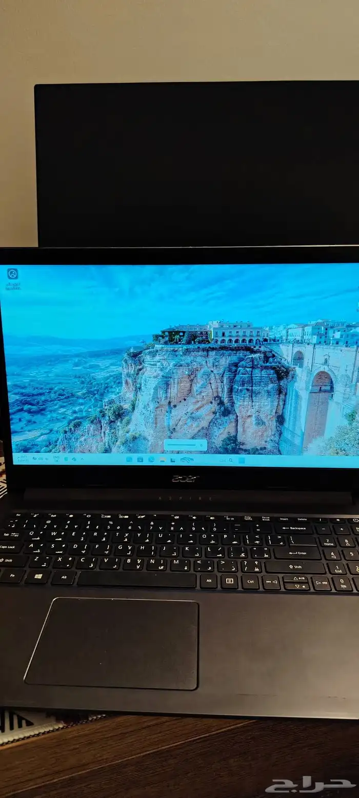 لابتوب أيسر للبيع مستعجل 0