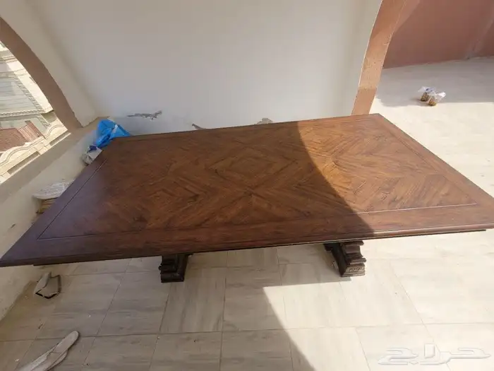 طاولة طعام عائلية 1