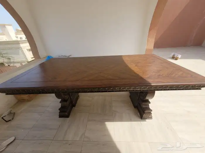 طاولة طعام عائلية 2