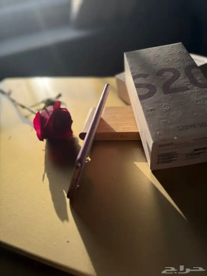 جوال S20 FE نظيف بكرتونه 10