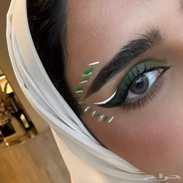 رسم على الوجه 0