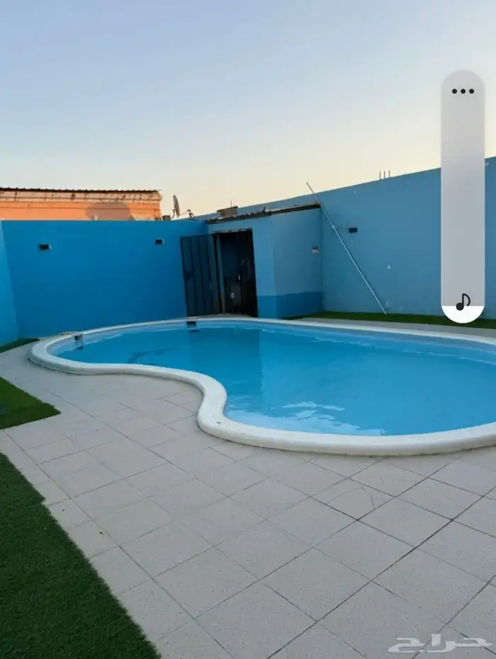 مسبح فيبر كبير 9 ف 4 مستعمل للبيع 0