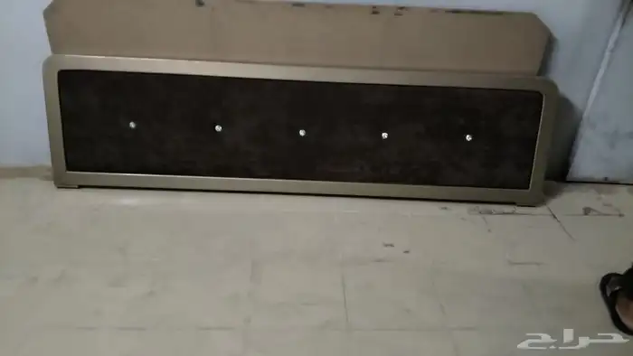 للبيع سرير خشب اصلي مع مرتبه نفرين السرير بي حاله جيده 3