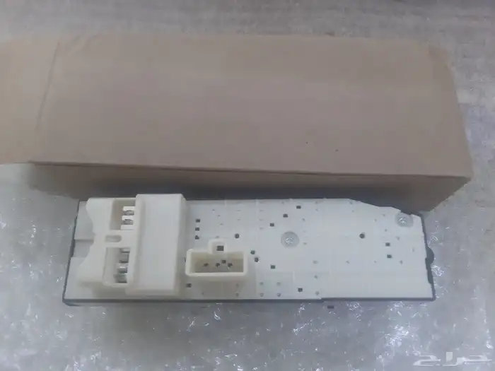 مفتاح زجاج لاندكروزر 4