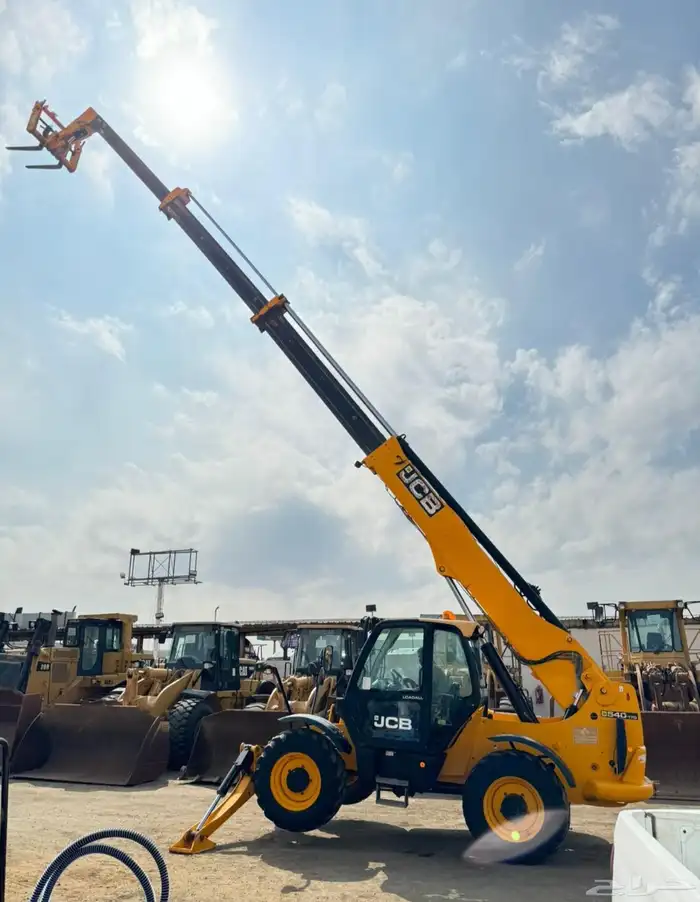 يوجد لدينا رافعات شوكيه وجي سي بي وكرينات وببكات للايجار 0