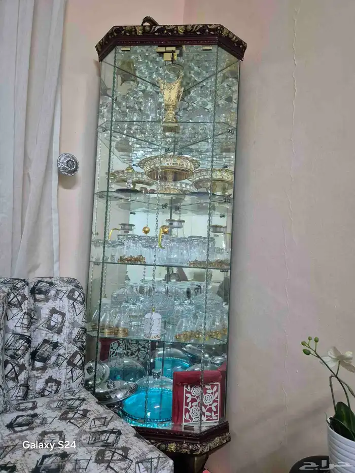 دولاب زجاج زينه نظيف الخرج شارع عثمان بن عفان 0