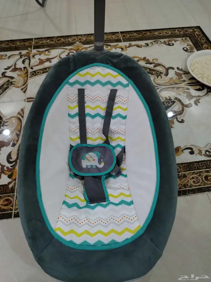 هزازة اطفال من شهرين إلى سنه استخدم ثلاث شهور نظيفه جدا من 0