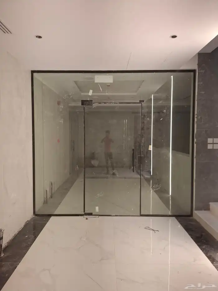 زجاج وقزاز زجاج زجاج زجاج سكريت والمنيوم دربزين زجاج سكريت 0