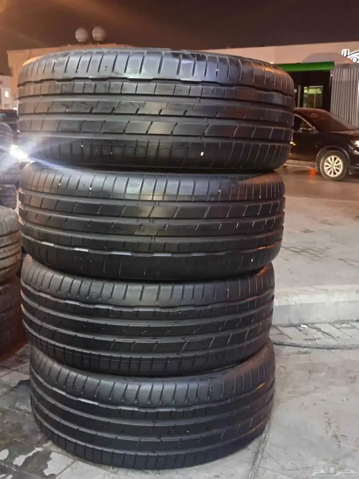 طقم كفرات هانكوك 225 60 18شبه جديد 1
