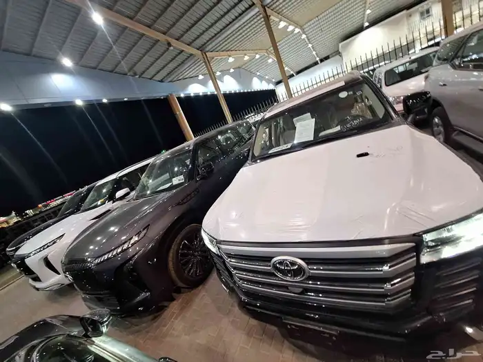 تويتا لاند كروزر GXR L4 2024 0