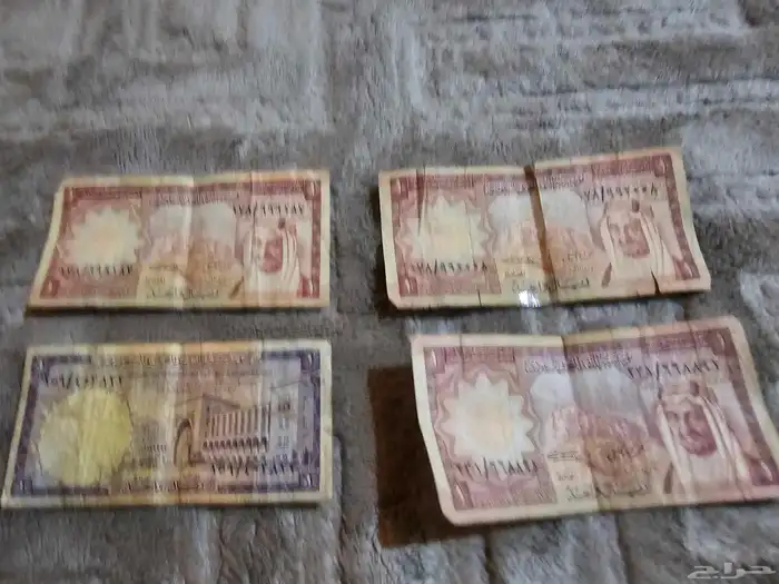ريال الملك عبدالعزيز فضه وريالات الملك فيصل . 2