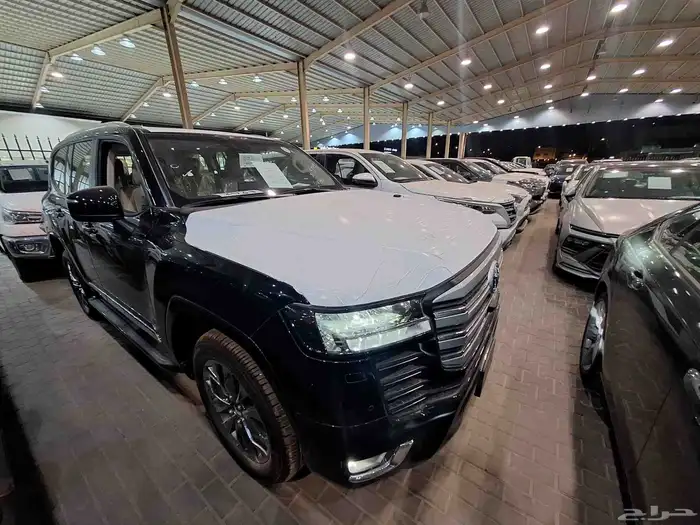 تويتا لاند كروزر GXR L4 2024 6
