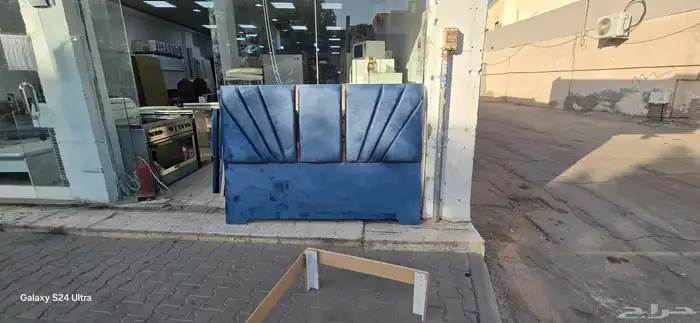 للبيع السراير النفر والنفر والنص والنفرين شبه الجديد وبأسعار 0