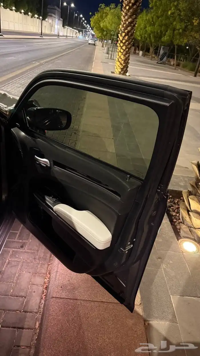 كرايزلر c300s موديل 2020 مخزن 9