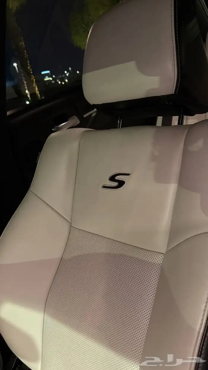كرايزلر c300s موديل 2020 مخزن 10