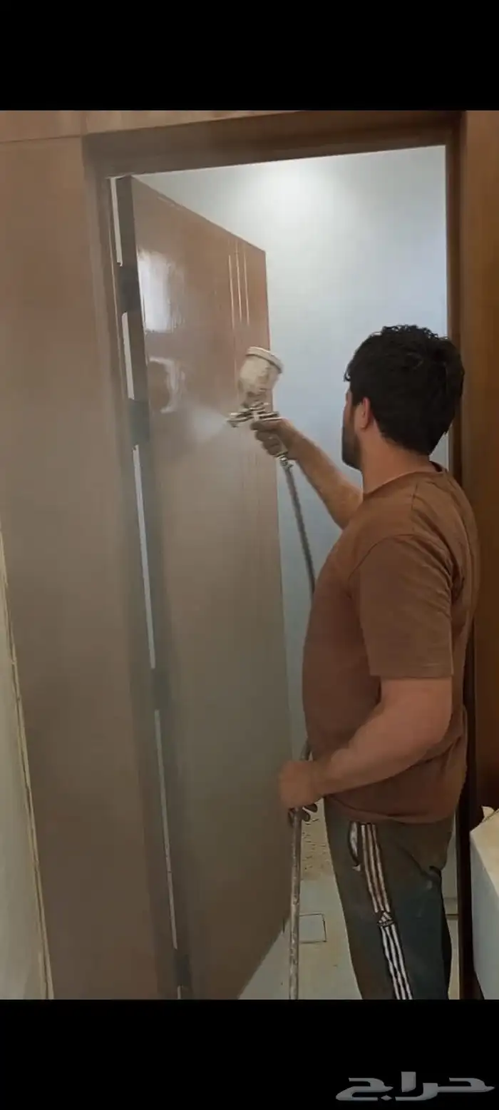انا معلم بويا رش ابواب خشب ناري زيتي صديان 2