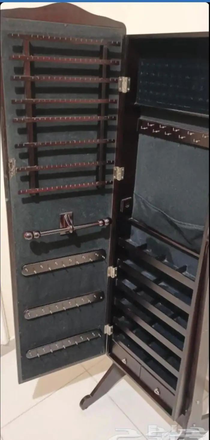 مرايا دولاب الاكسسوارات مستخدمة ونظيفة للبيع المستعجل 1