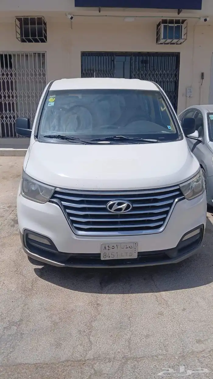 إيجار سيارات صغيره وباصات بضاعه 6