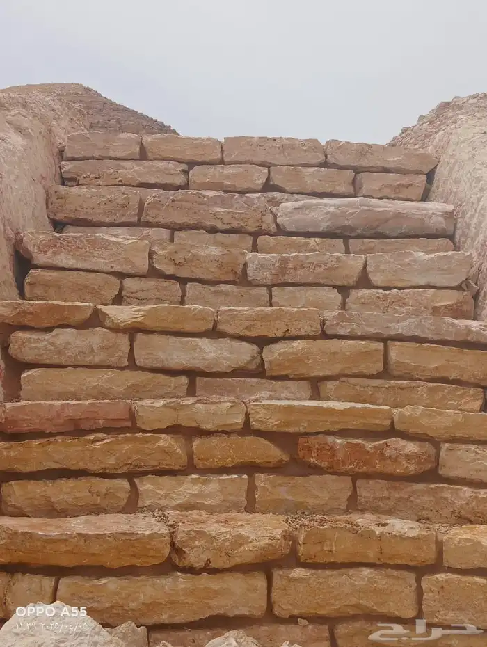 حجر طبيعي وعشواي  مع مواد و بدون مواد توريد و تر يب 0