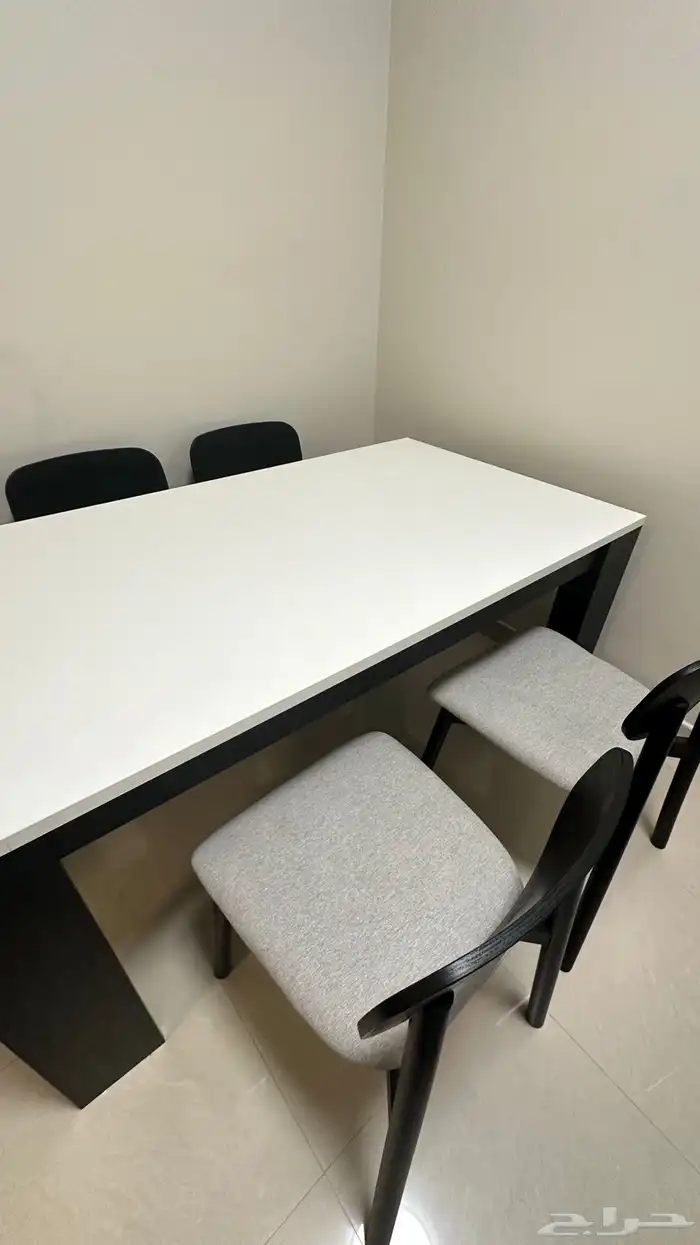 طاولة طعام 2