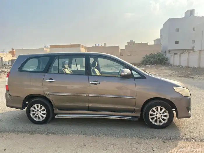 Innova 2012 Full Option Automatic Mileage 200 1