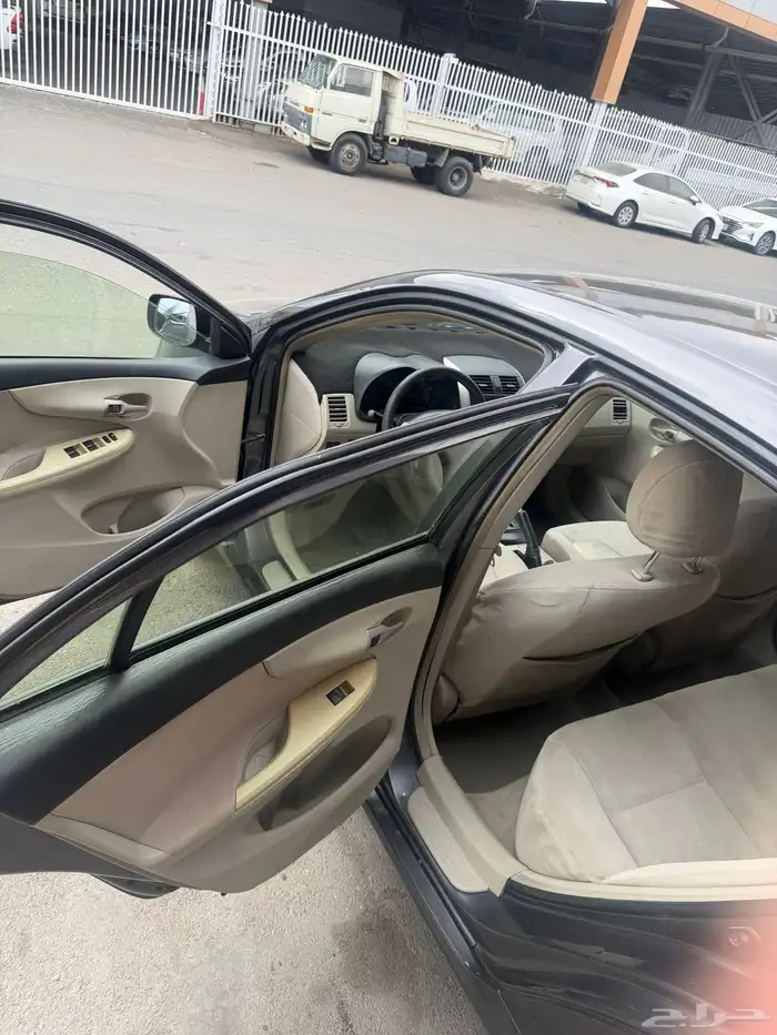 2012 Corolla automatic first owner 8