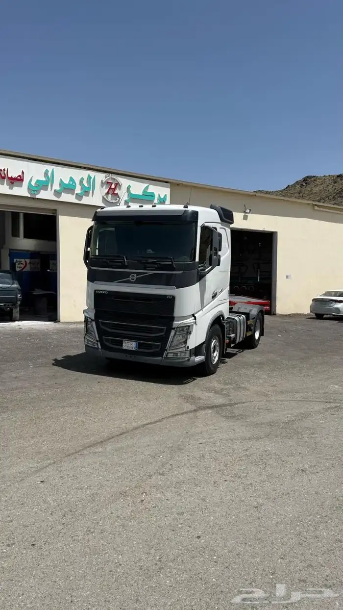 Volvo head 2015 AlZahid 19