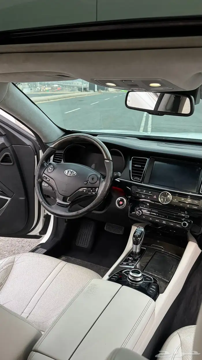 Kia Quoris 2016 Full Option Top in Cleanliness 56