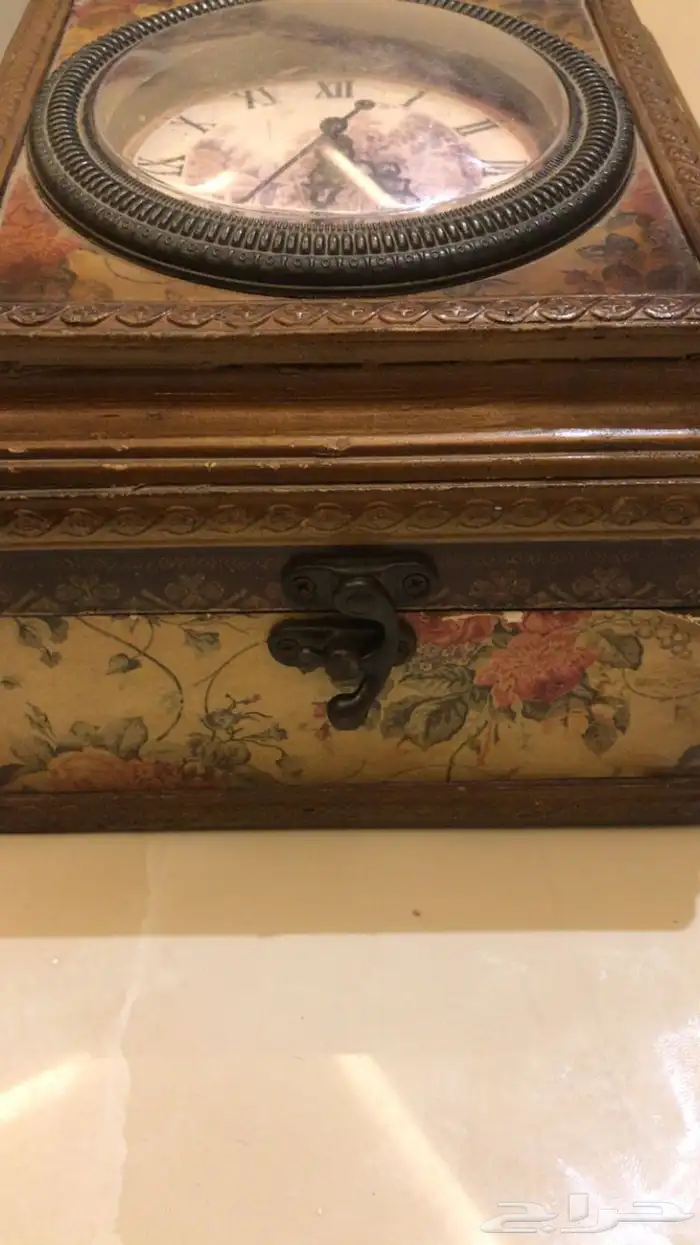 صندوق تراثي مع ساعه خارجيه ومرايا من الداخل 4
