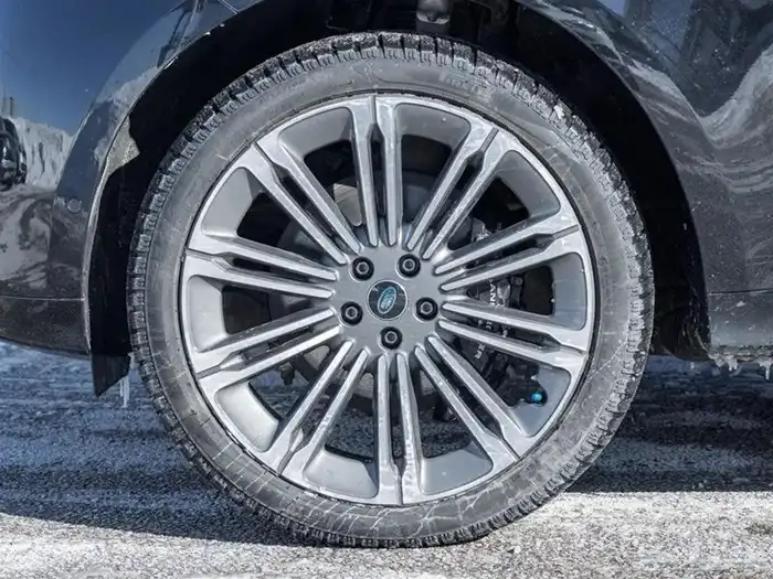 Range Rover Vogue 2023  V6 SE specifications imported from C 3