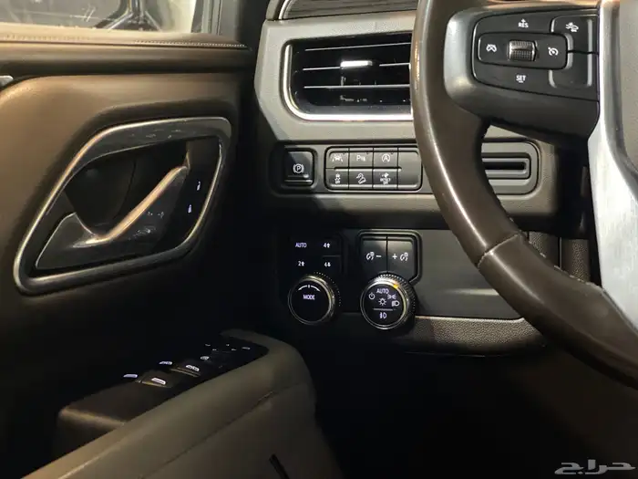 2023 GMC Yukon SLT in excellent condition 12