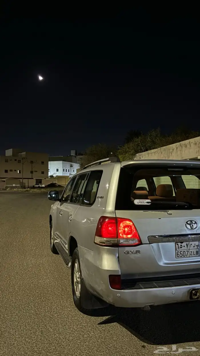لاندكروزر 2011 4