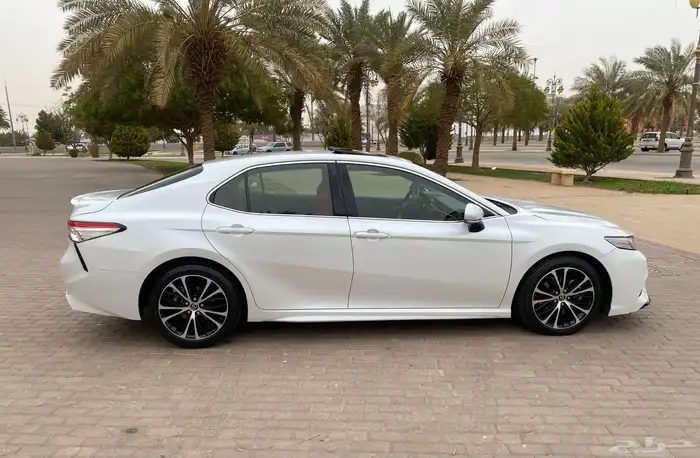 Full option Camry for user only 18