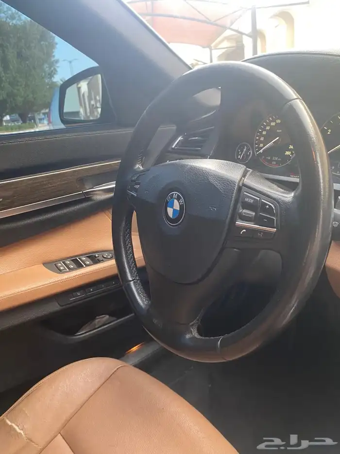 BMW 730Li 2012 8