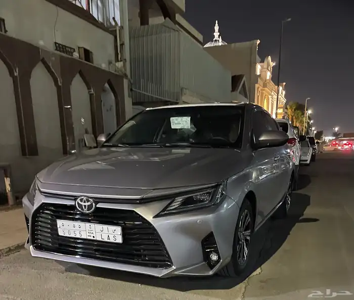 TOYOTA YARIS Yplus 2