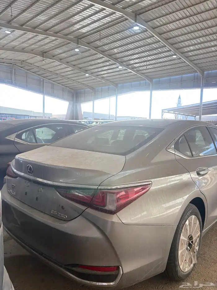 Lexus ES 250 Saudi 2025 4