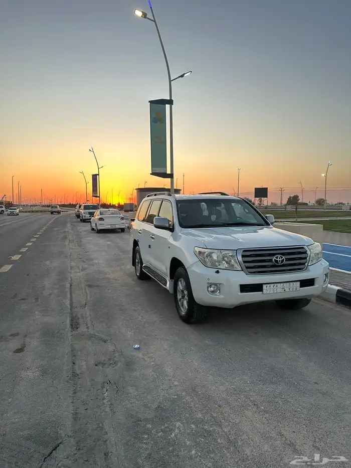 Land Cruiser GXR 1