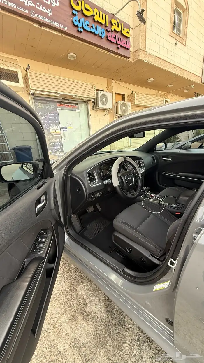 Dodge SXT without sunroof black interior modified exhaust ri 2