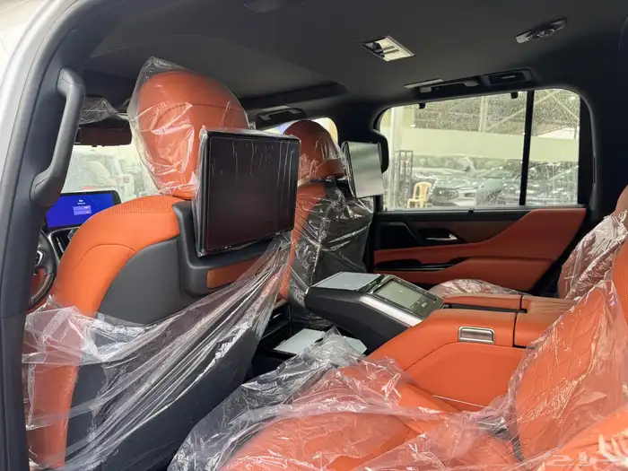Lexus LX 2025 VIP Black Edition  Cash  Bank Installments 8